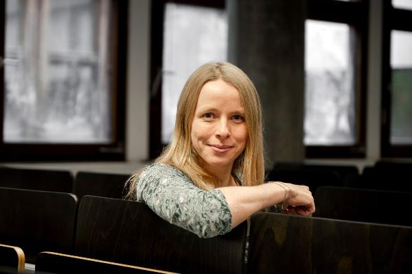 Professor Annabelle Bohrdt